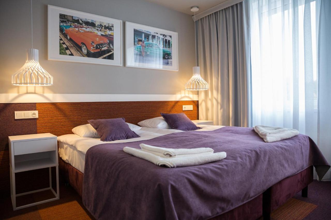 Hotel Quattro Щецинек Экстерьер фото