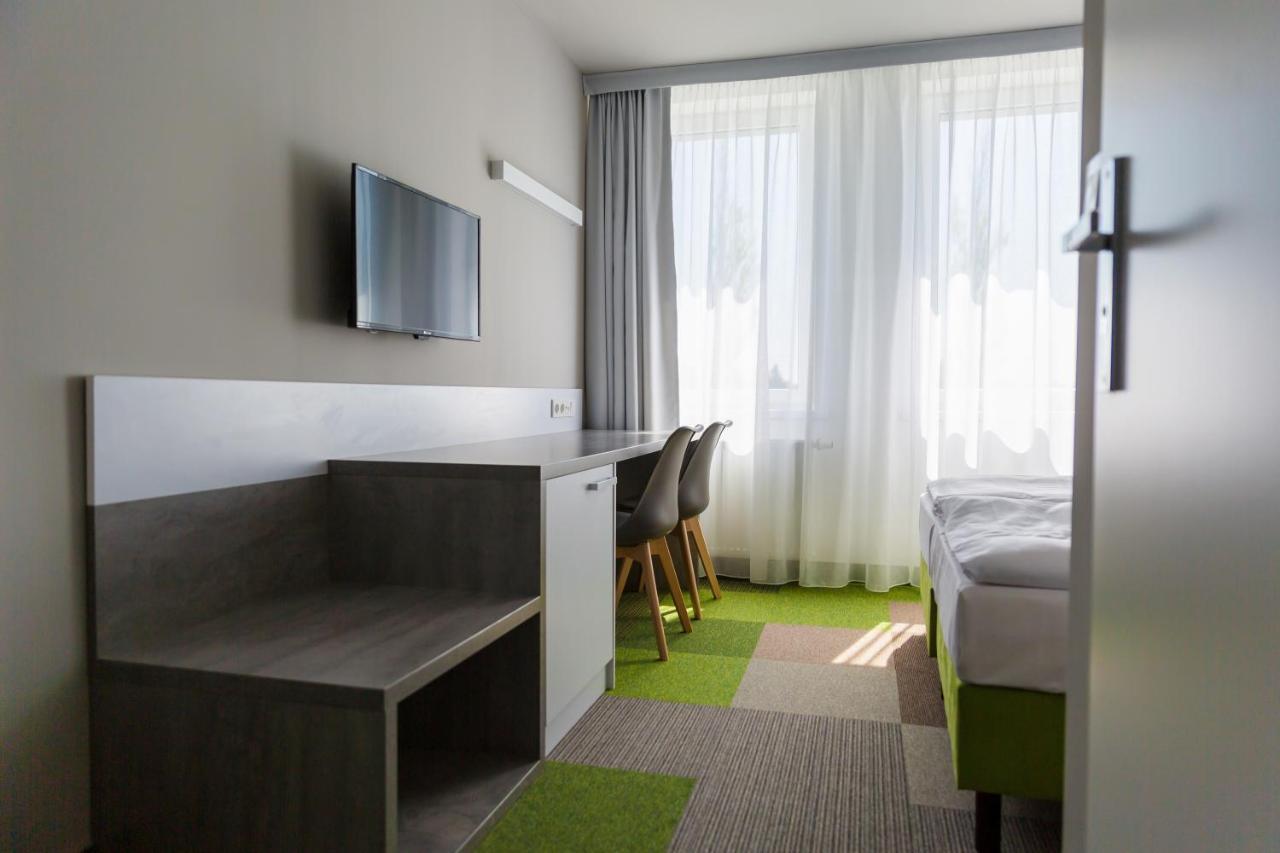 Hotel Quattro Щецинек Экстерьер фото