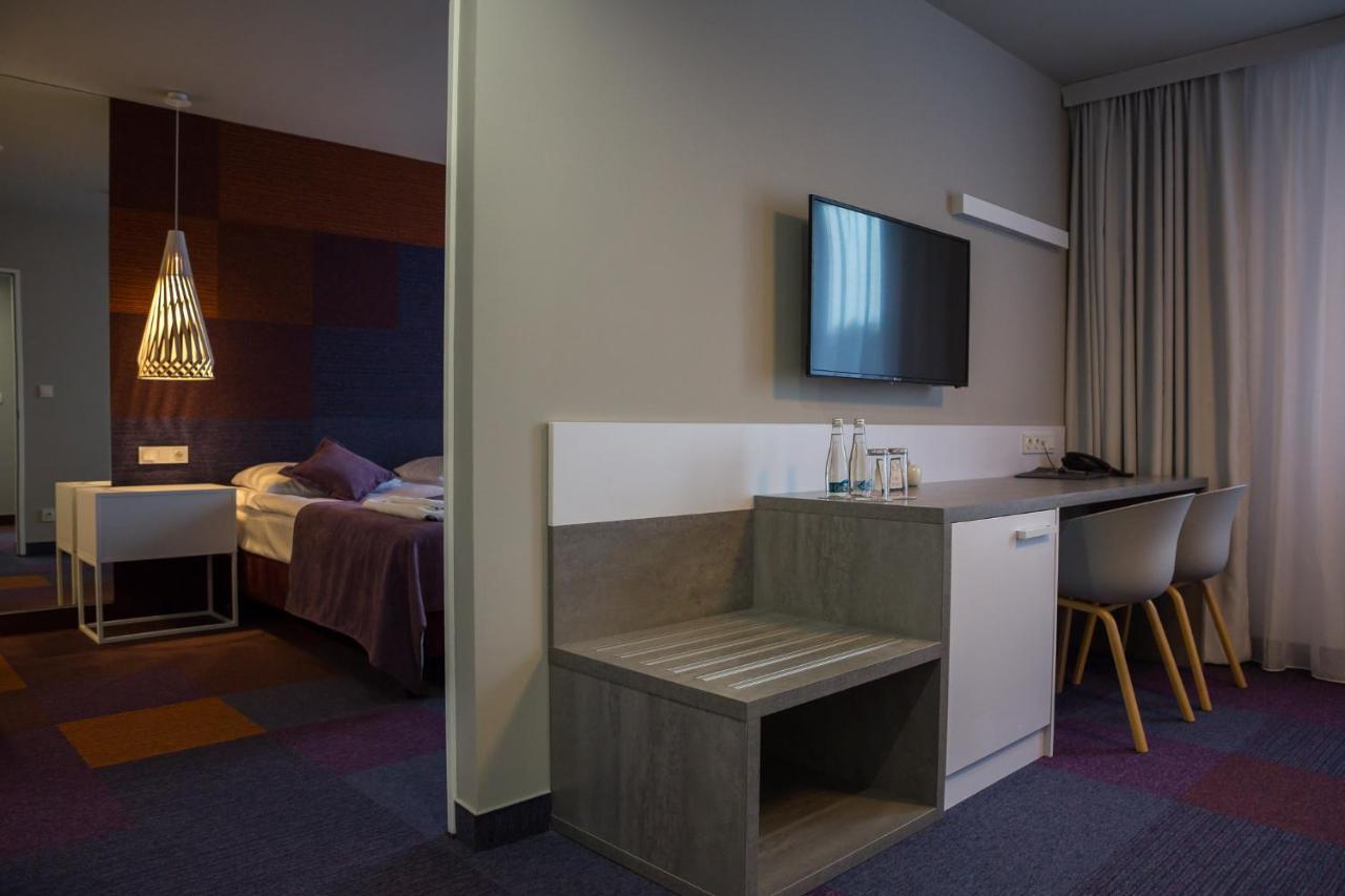 Hotel Quattro Щецинек Экстерьер фото