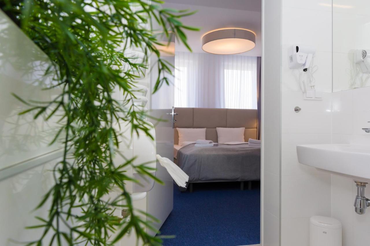 Hotel Quattro Щецинек Экстерьер фото