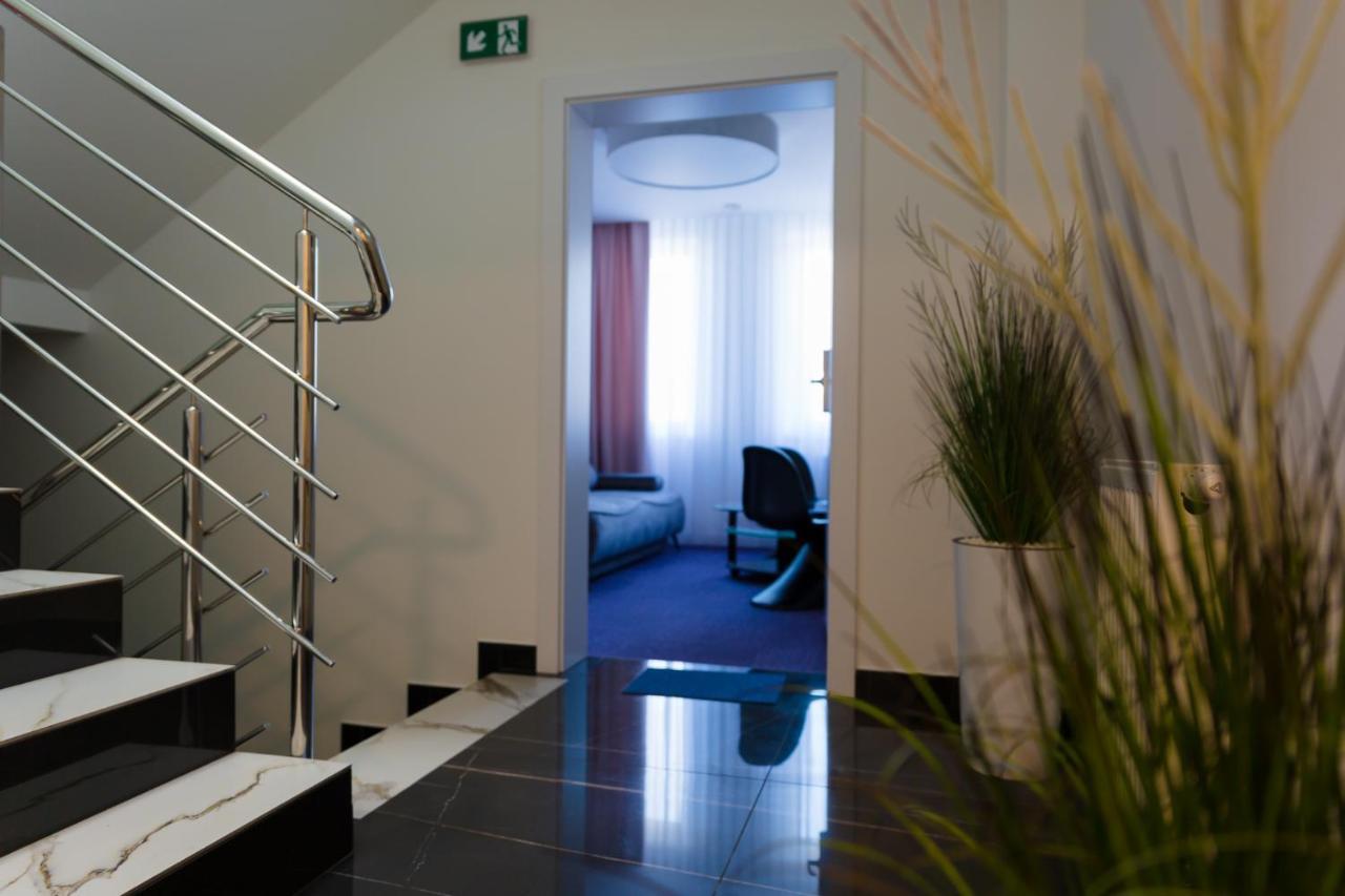 Hotel Quattro Щецинек Экстерьер фото